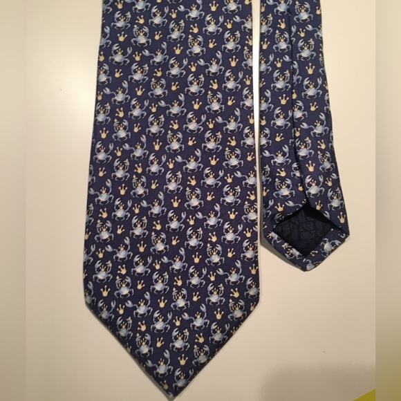 RARE Blue King Crab Pattern Vineyard Vines Mens Silk Tie - Picture 2 of 10